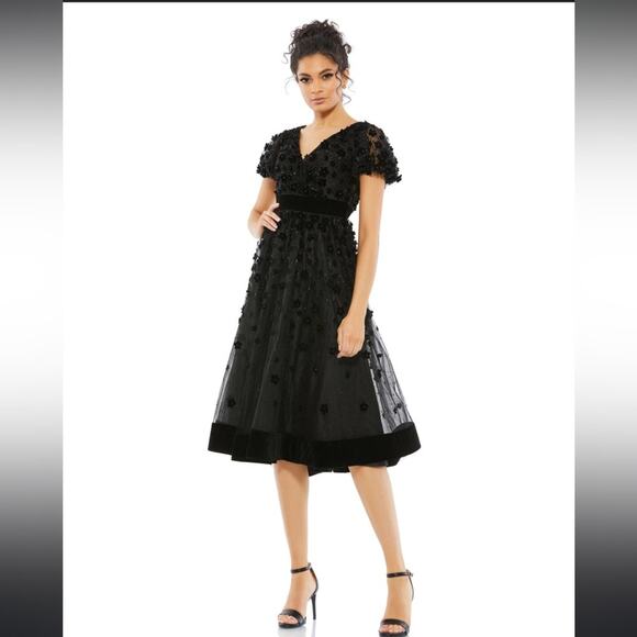 Mac Duggal Dresses & Skirts - Mac Duggal EMBELLISHED BUTTERFLY SLEEVE VELVET HEM MIDI DRESS